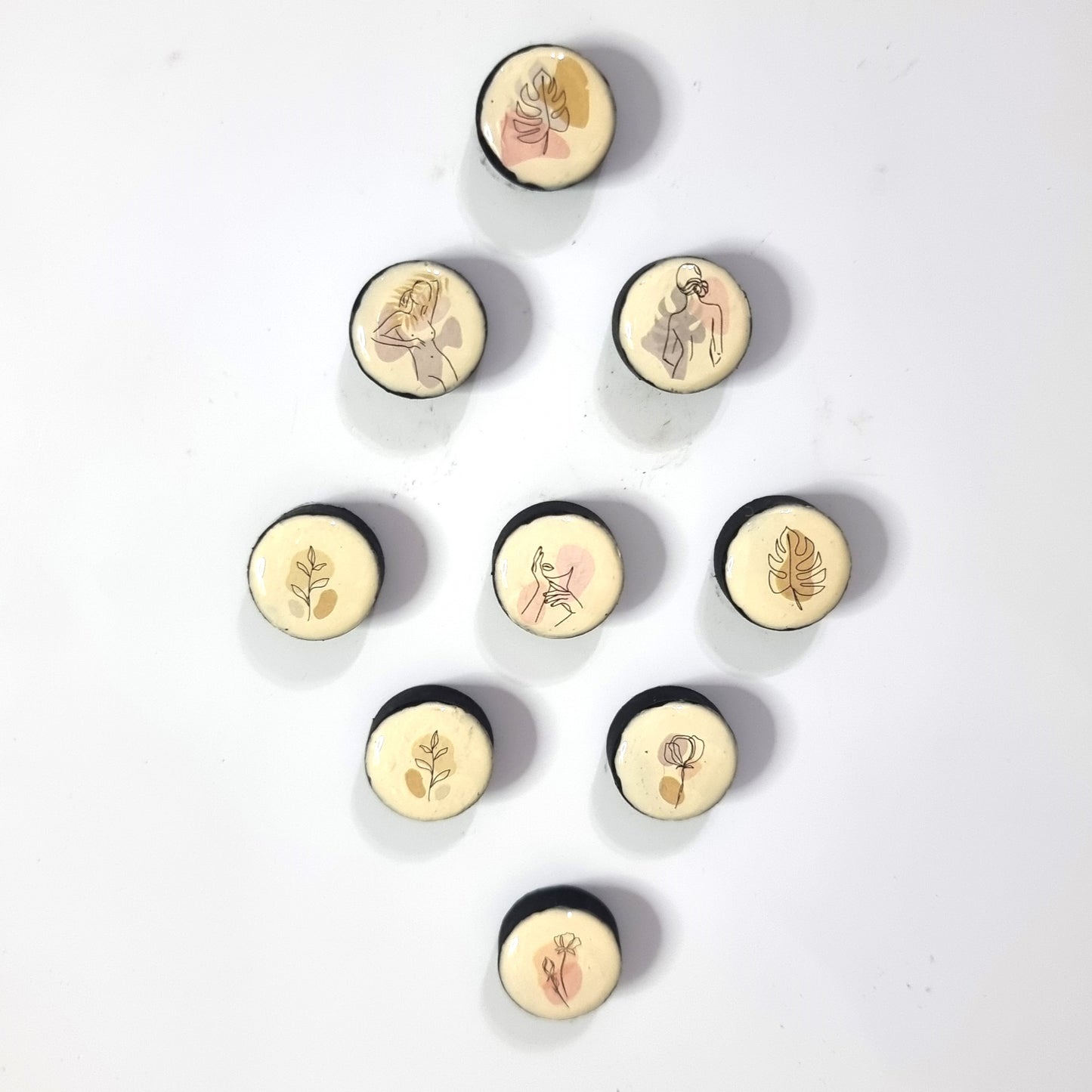 Set of 9 magnets