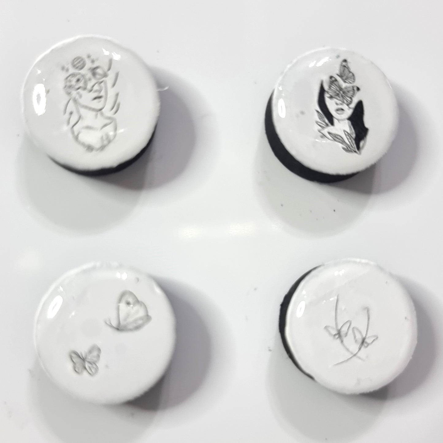 Set of 4 magnets- black on white 2